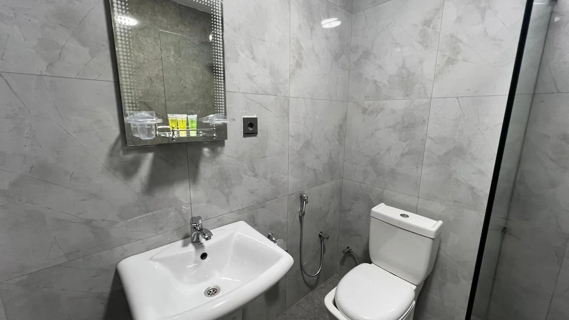 A&H Baku Center Inn Hotel 3*,